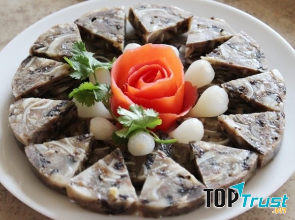 Món giò xào thơm giòn là món ăn không thể thiếu trong mâm cỗ ngày Tết