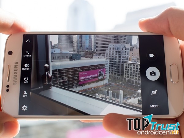 Giữ điện thoại thật vững, cầm chắc tay