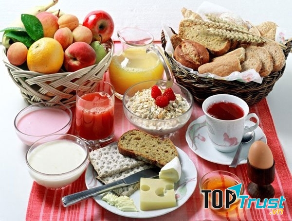 Giữ gìn sức khỏe, ăn uống điều độ