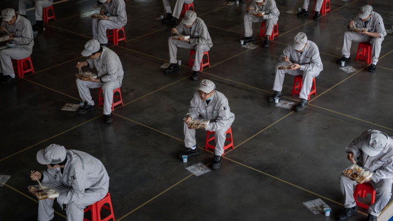 Giữ khoảng cách