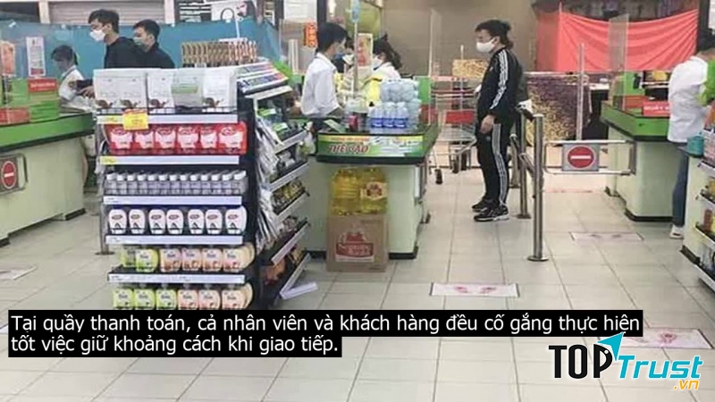 Giữ khoảng cách