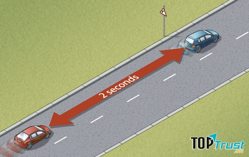 Giữ khoảng cách an toàn với xe đi trước