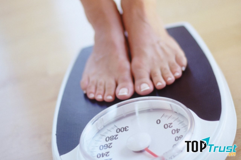 Tối thiểu người mẹ nên duy trì trọng lượng tăng khoảng 4 kg sau sinh để đảm bảo duy trì nguồn sữa mẹ trong 6 tháng đầu.﻿