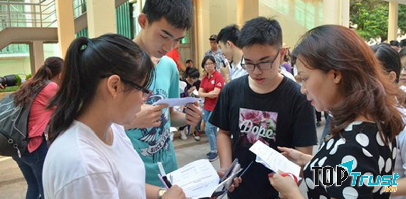 Chuẩn bị tâm lý sẵn sàng ngay từ ngoài phòng thi