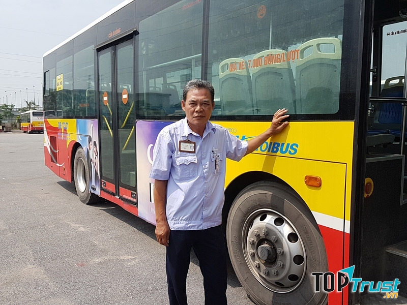 Bác tài xế tuyến xe 02