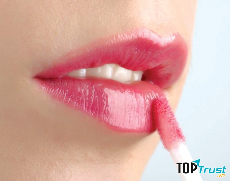 Giữ son trên môi lâu hơn