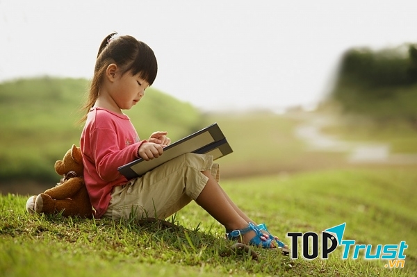 Giúp trẻ hình thành thói quen đọc sách ngay từ nhỏ