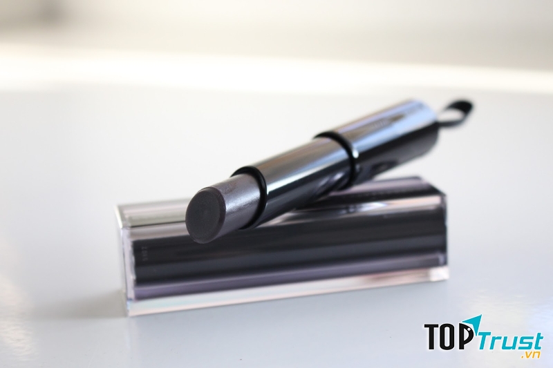 Givenchy Rouge Interdit Vinyl Color Ehancing