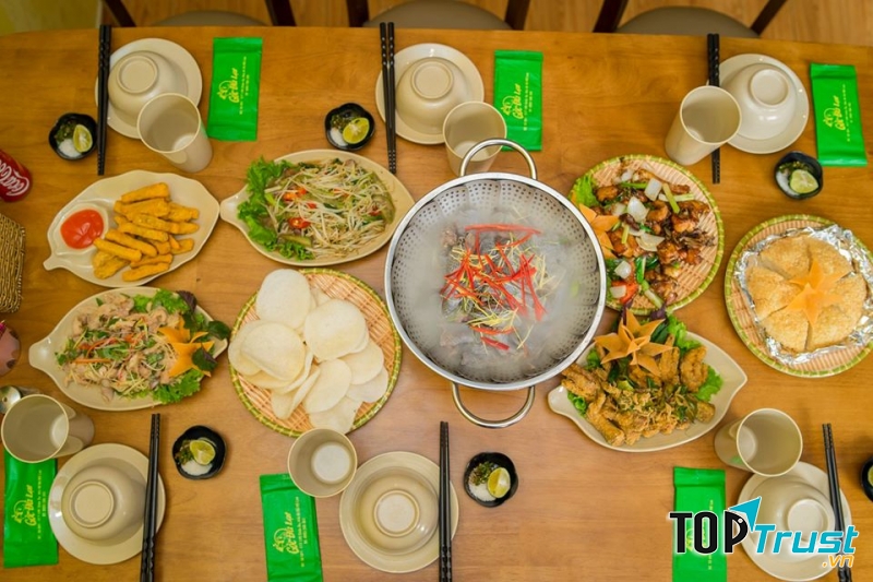 Góc Đà Lạt - Lẩu gà lá é