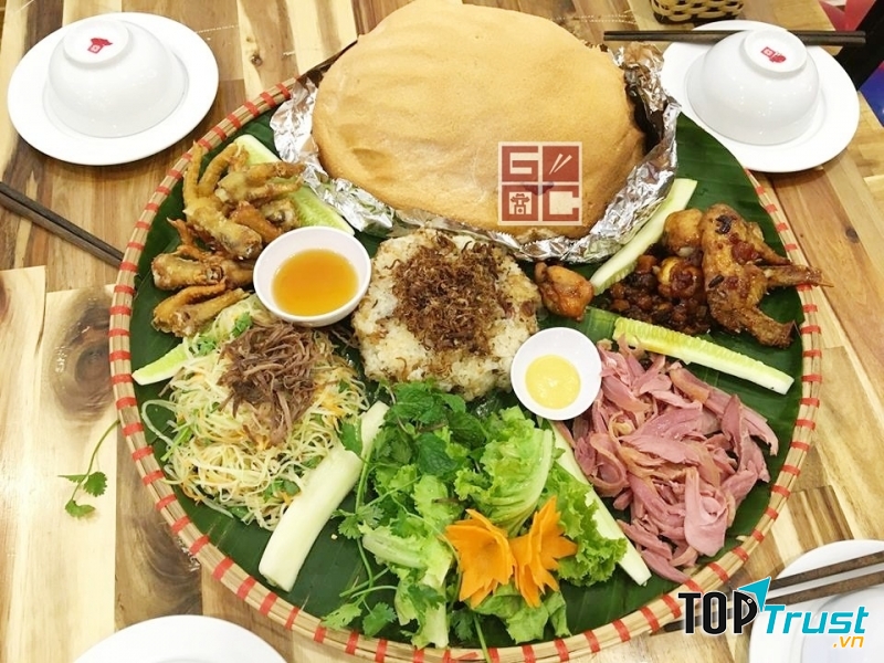 Góc Hà Nội mang cho thực khách cảm nhận tinh tế về đặc sản dân tộc.