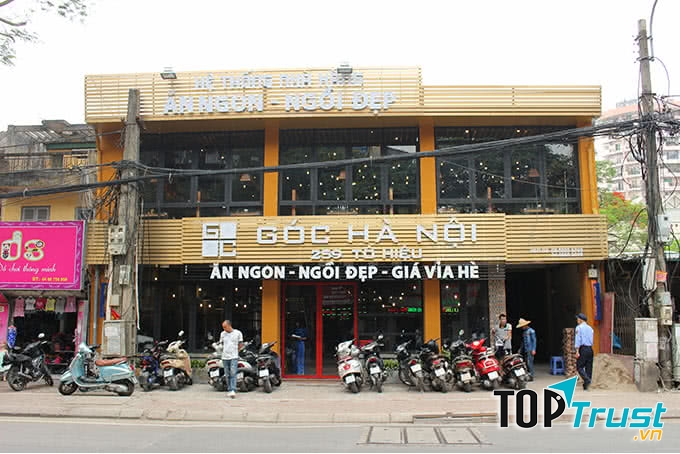 Góc Hà Nội nhìn từ phía ngoài