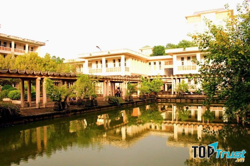 Khung cảnh thơ mộng nơi góc hồ. (Ảnh Fb Ulis Photography)