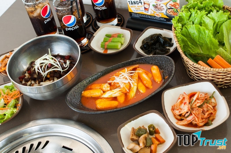 Món ăn truyền thống Hàn Quốc tại GoGi House - Royal City