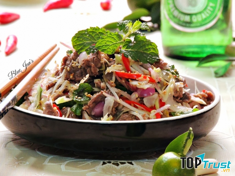 Gỏi bò nướng mè