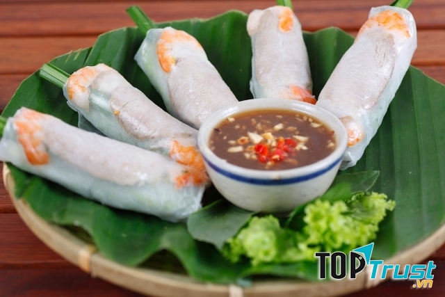 Gỏi cuốn tôm