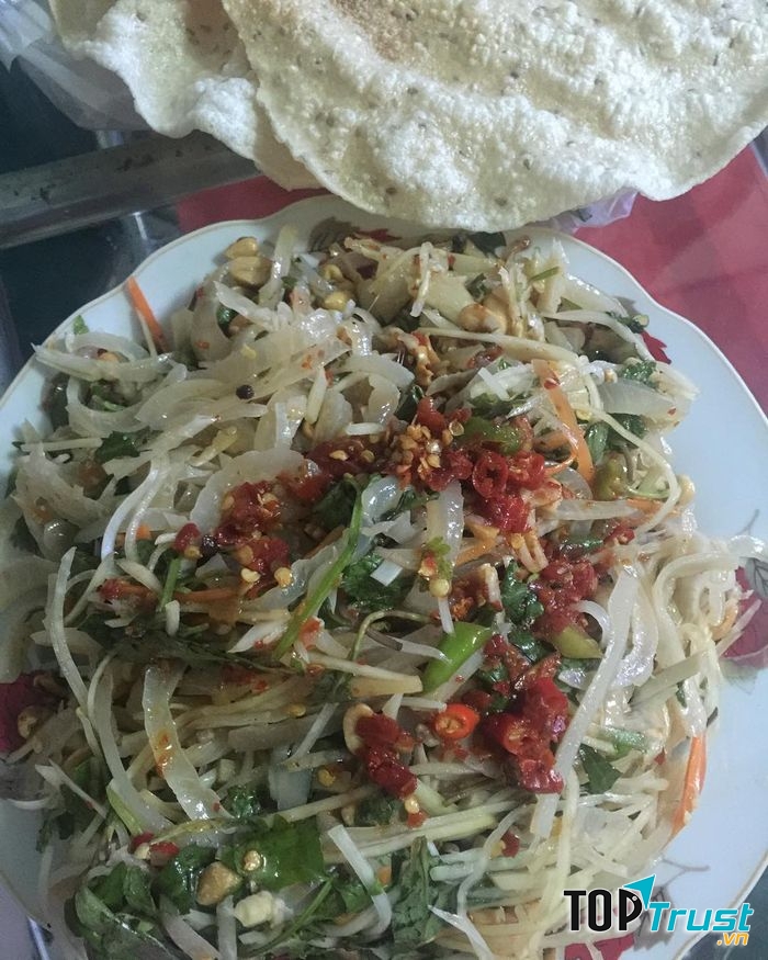 Gỏi da heo , mít trộn “Bà Già”