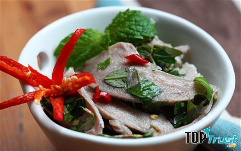 Gỏi lợn chua cay