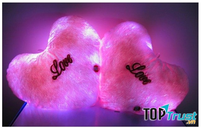 Gối ôm sẽ thay thế bạn ở cạnh người ấy