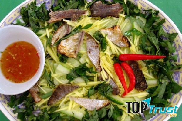 Gỏi sầu đâu khô cá lóc Châu Đốc
