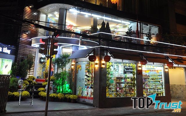 ﻿Golden Gerbera Mart