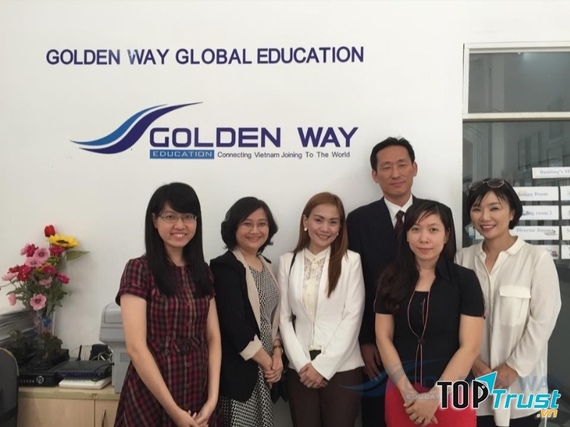 Đại diện trường Tohoku về thăm GOLDENWAY