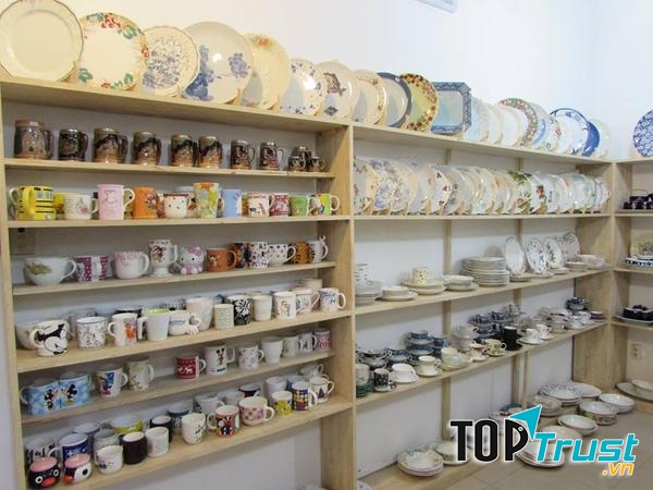 Không gian mua sắm thoải mái, rộng rãi