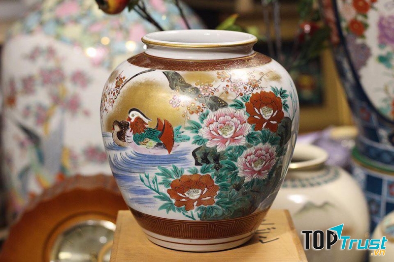 Bình Kutani tại Gốm Shino