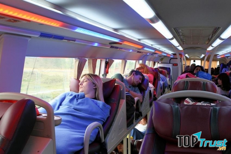 Xe Goodmoring Sapa còn có hướng dẫn viên đi kèm theo xe.