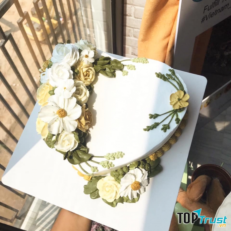 Tiệm được rất nhiều người ủng hộ bởi kĩ thuật làm bánh điêu luyện, có tâm, nguyên liệu sử dụng đều được lựa chọn kĩ lưỡng.