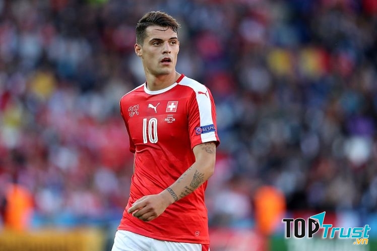 Granit Xhaka trong màu áo Arsenal