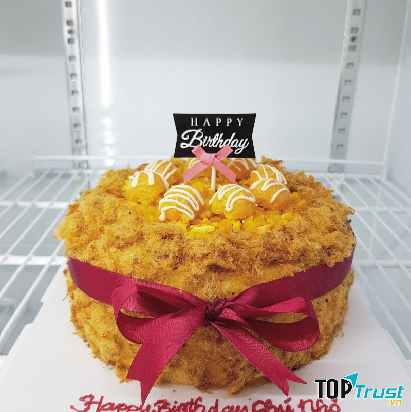 Bánh bông lan trứng muối từ  Green Bakery