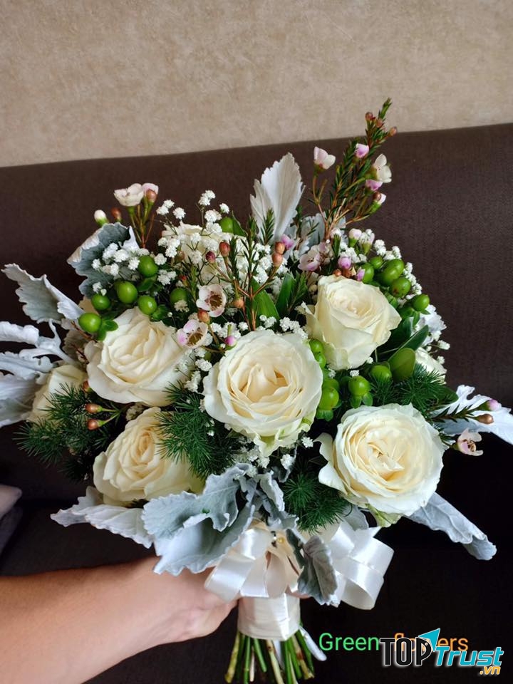 Hoa cầm tay cô dâu