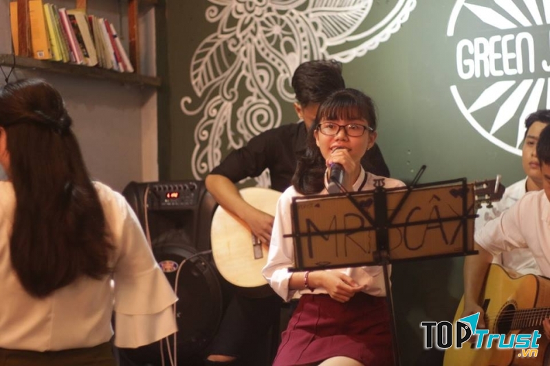 Bạn có thể đến nghe nhạc hoặc hát giao lưu