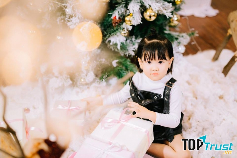 Green Studio Wedding