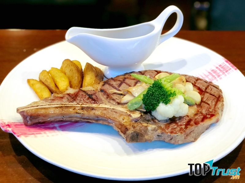 Gruzia Restaurant - Wine House