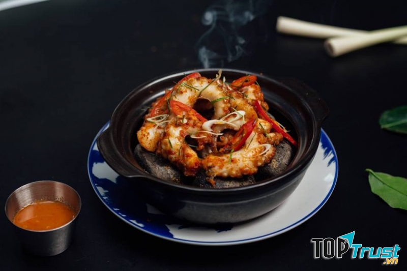 Món Âu hấp dẫn tại nhà hàng.