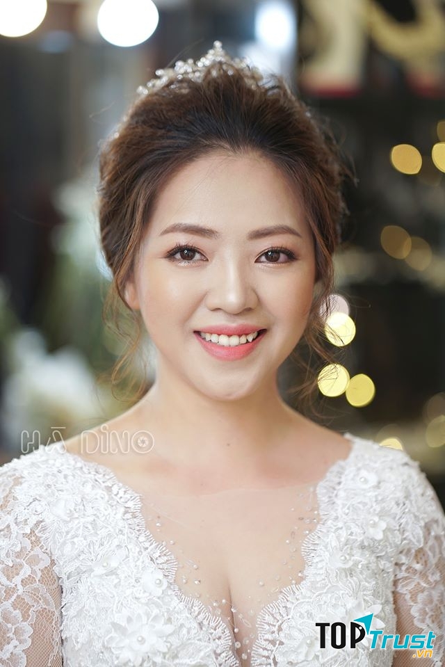 Hà Dino Makeup Artist