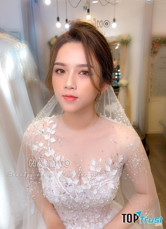 Hà Dino Makeup Artist
