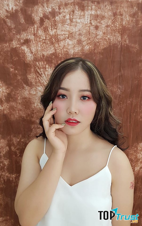 Hà Doll Makeup