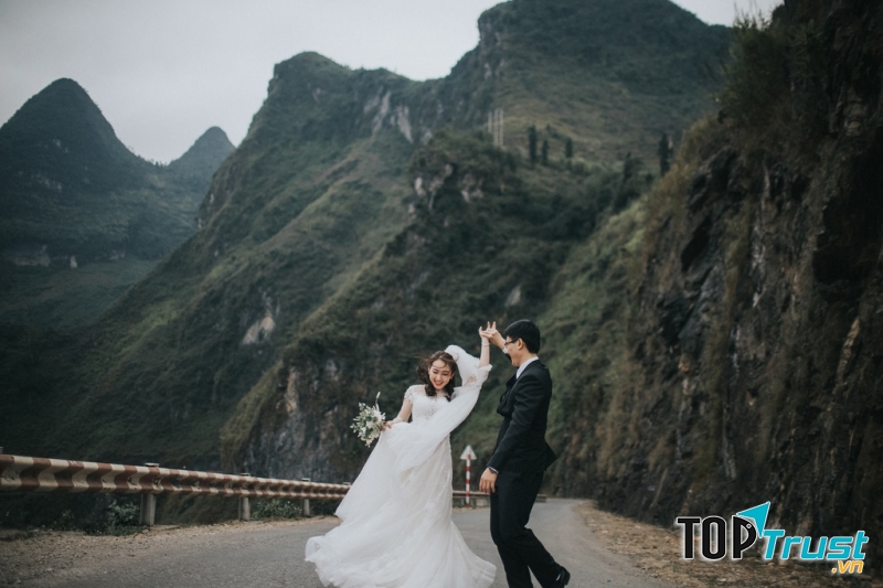 Chụp ảnh cưới ở đèo Mã Pì Lèng Hà Giang
