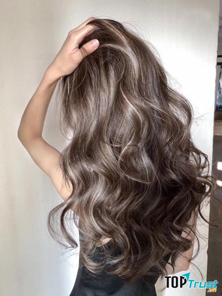 Kiểu tóc trẻ trung, mới lạ