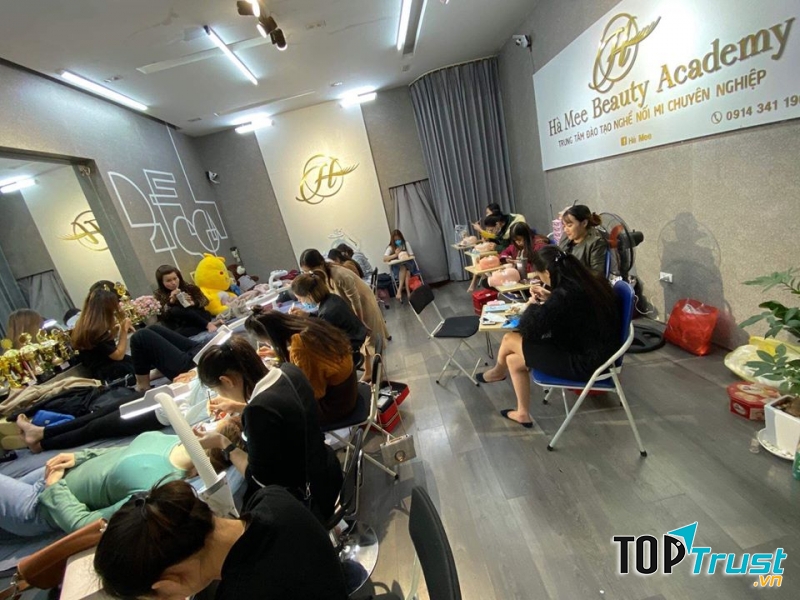 Hà Mee Beauty Academy