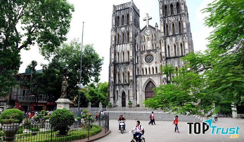 Một góc nhà thờ ở Hà Nội