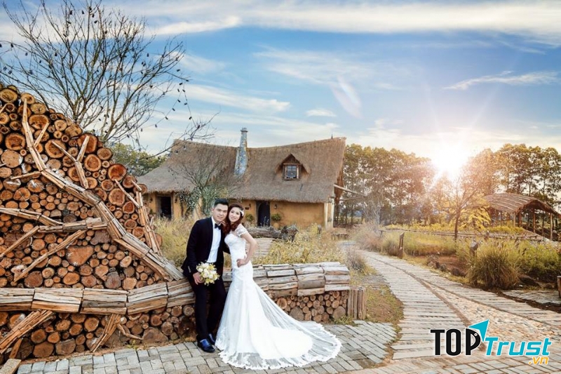 Chụp ảnh cưới ở vườn nhãn Vĩnh Tuy