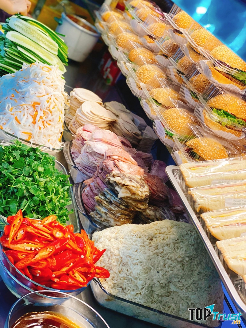 Hà Nội Bakery - Market