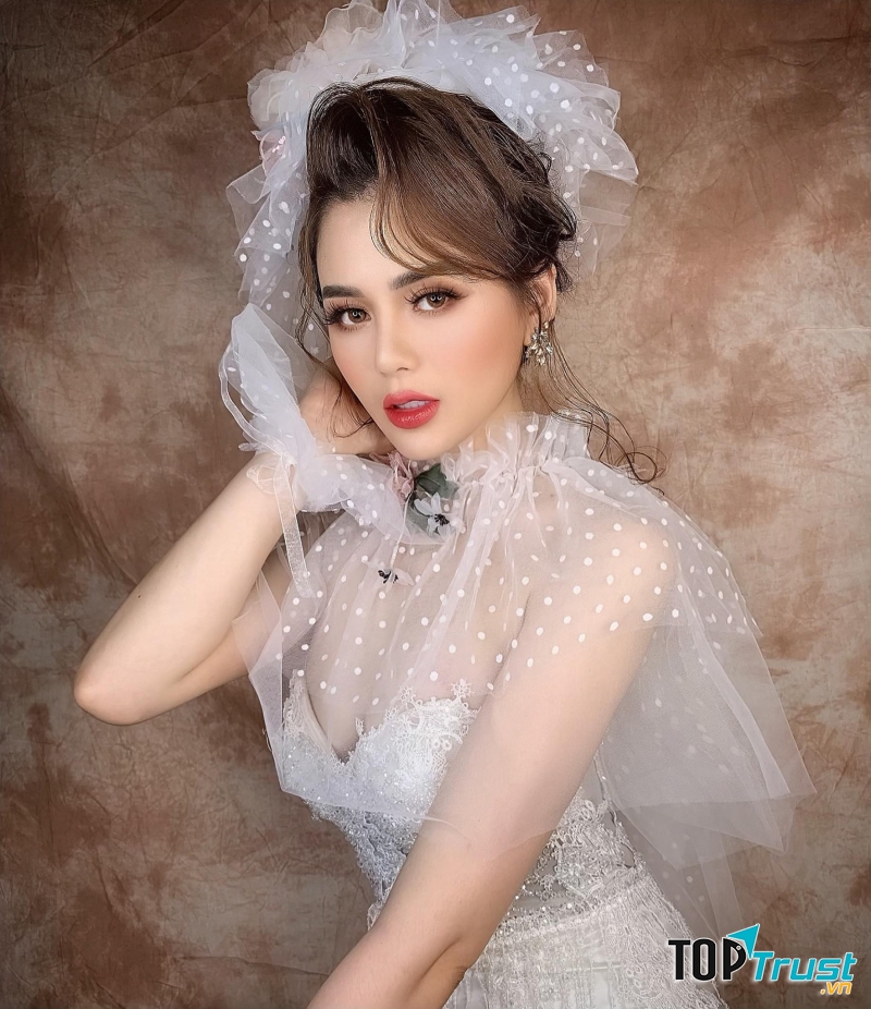 Hà Phạm Make Up