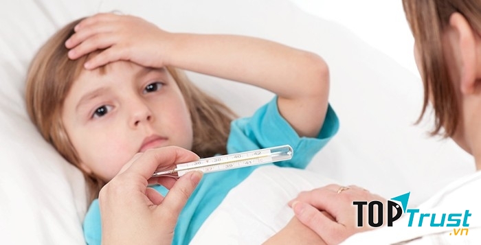 Hãy uống nước chanh pha đường để hạ sốt