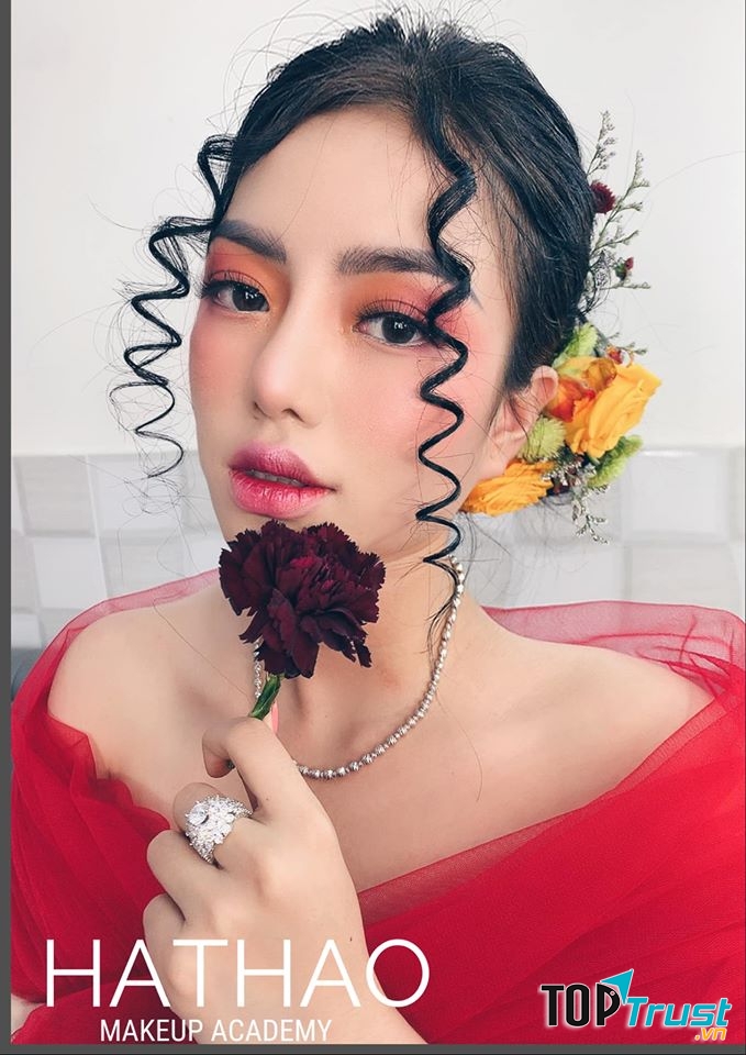 Hà Thảo Makeup Academy