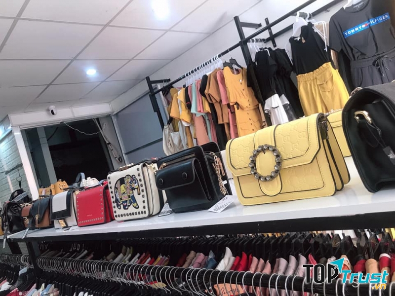 HaBi Boutique luôn cập nhật nhiều mẫu hot màu hot phiên bản limited