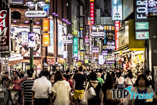 Mua sắm ở Hachiman-dori